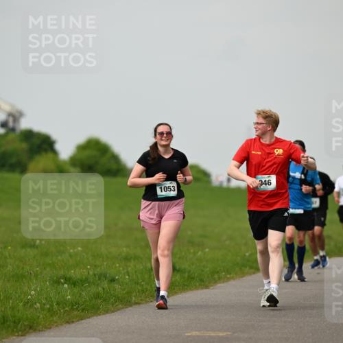 10.05.2026 - 8. Wedeler Halbmarathon Dr. Thomas Lammeyer http://msf.ph/oto/9702200 10.05.2026 11:46:26 Laufen 1053, 346, 2136 meine-sportfotos.de