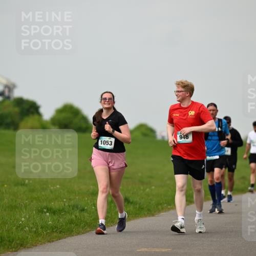 10.05.2026 - 8. Wedeler Halbmarathon Dr. Thomas Lammeyer http://msf.ph/oto/9702203 10.05.2026 11:46:26 Laufen 1053, 946, 2136 meine-sportfotos.de