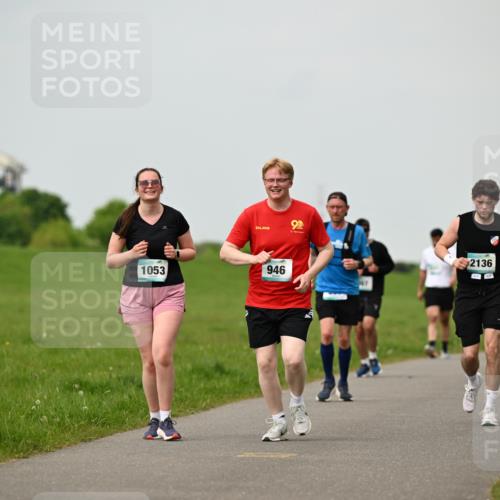 10.05.2026 - 8. Wedeler Halbmarathon Dr. Thomas Lammeyer http://msf.ph/oto/9702205 10.05.2026 11:46:28 Laufen 1053, 946, 2136 meine-sportfotos.de