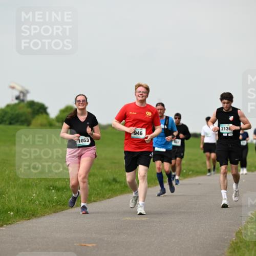 10.05.2026 - 8. Wedeler Halbmarathon Dr. Thomas Lammeyer http://msf.ph/oto/9702207 10.05.2026 11:46:28 Laufen 1053, 946, 2136 meine-sportfotos.de