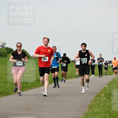 10.05.2026 - 8. Wedeler Halbmarathon Dr. Thomas Lammeyer http://msf.ph/oto/9702213 10.05.2026 11:46:29 Laufen 1053, 946, 2136 meine-sportfotos.de