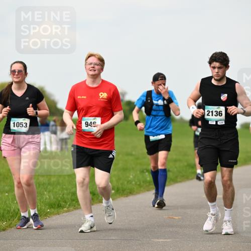 10.05.2026 - 8. Wedeler Halbmarathon Dr. Thomas Lammeyer http://msf.ph/oto/9702231 10.05.2026 11:46:32 Laufen 1053, 946, 2136 meine-sportfotos.de