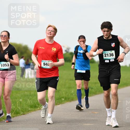 10.05.2026 - 8. Wedeler Halbmarathon Dr. Thomas Lammeyer http://msf.ph/oto/9702234 10.05.2026 11:46:33 Laufen 1053, 2136 meine-sportfotos.de