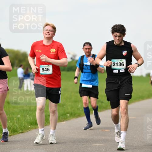 10.05.2026 - 8. Wedeler Halbmarathon Dr. Thomas Lammeyer http://msf.ph/oto/9702235 10.05.2026 11:46:33 Laufen 1053, 946, 2136 meine-sportfotos.de