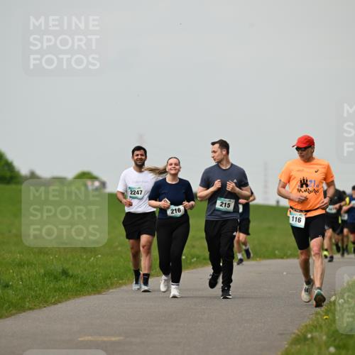 10.05.2026 - 8. Wedeler Halbmarathon Dr. Thomas Lammeyer http://msf.ph/oto/9702238 10.05.2026 11:46:39 Laufen 2247, 216, 215, 116 meine-sportfotos.de