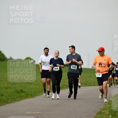 10.05.2026 - 8. Wedeler Halbmarathon Dr. Thomas Lammeyer http://msf.ph/oto/9702241 10.05.2026 11:46:39 Laufen 2247, 216, 215, 116 meine-sportfotos.de