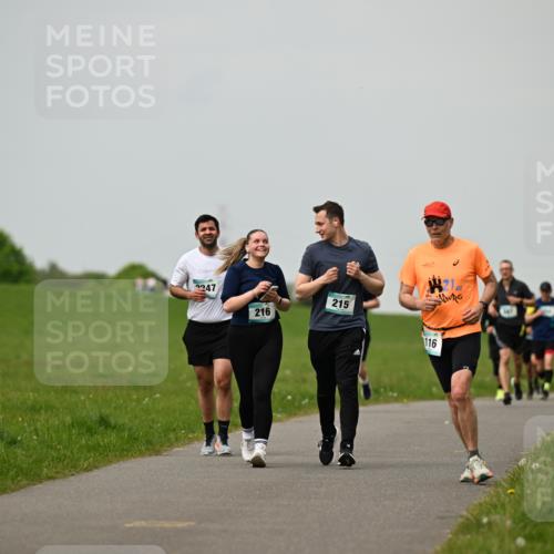 10.05.2026 - 8. Wedeler Halbmarathon Dr. Thomas Lammeyer http://msf.ph/oto/9702244 10.05.2026 11:46:39 Laufen 2247, 216, 215, 116 meine-sportfotos.de