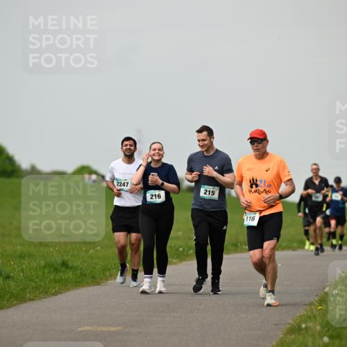 10.05.2026 - 8. Wedeler Halbmarathon Dr. Thomas Lammeyer http://msf.ph/oto/9702248 10.05.2026 11:46:40 Laufen 2247, 216, 215, 116 meine-sportfotos.de