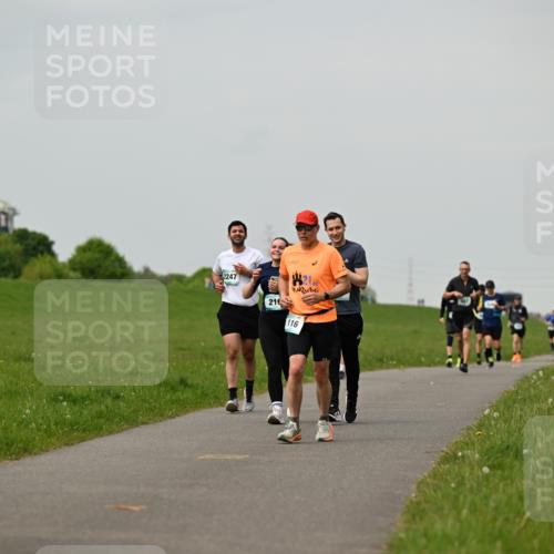 10.05.2026 - 8. Wedeler Halbmarathon Dr. Thomas Lammeyer http://msf.ph/oto/9702251 10.05.2026 11:46:40 Laufen 2247, 216, 116 meine-sportfotos.de