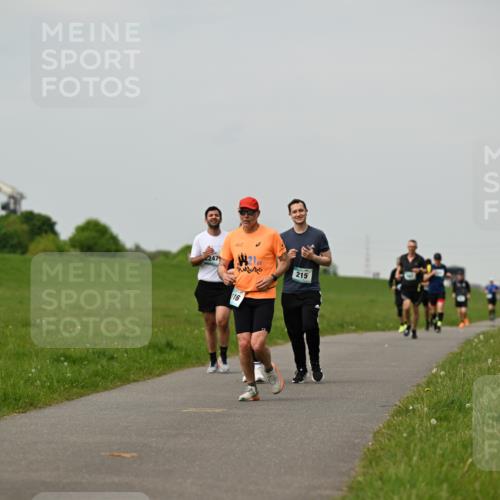 10.05.2026 - 8. Wedeler Halbmarathon Dr. Thomas Lammeyer http://msf.ph/oto/9702254 10.05.2026 11:46:41 Laufen 247, 215, 116 meine-sportfotos.de