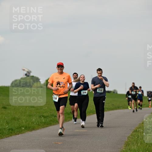 10.05.2026 - 8. Wedeler Halbmarathon Dr. Thomas Lammeyer http://msf.ph/oto/9702258 10.05.2026 11:46:42 Laufen 116, 215, 216 meine-sportfotos.de