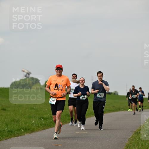 10.05.2026 - 8. Wedeler Halbmarathon Dr. Thomas Lammeyer http://msf.ph/oto/9702259 10.05.2026 11:46:43 Laufen 247, 116, 215, 216 meine-sportfotos.de