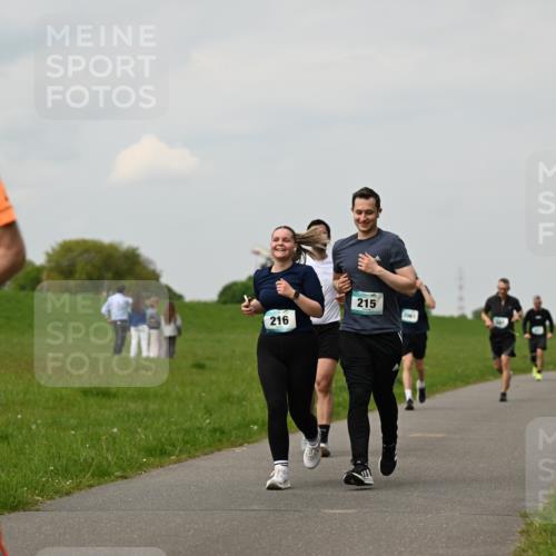 10.05.2026 - 8. Wedeler Halbmarathon Dr. Thomas Lammeyer http://msf.ph/oto/9702271 10.05.2026 11:46:47 Laufen 116, 216, 215, 2001 meine-sportfotos.de