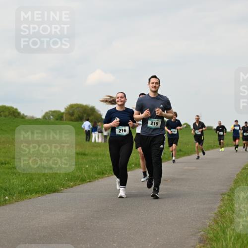 10.05.2026 - 8. Wedeler Halbmarathon Dr. Thomas Lammeyer http://msf.ph/oto/9702279 10.05.2026 11:46:48 Laufen 216, 215 meine-sportfotos.de