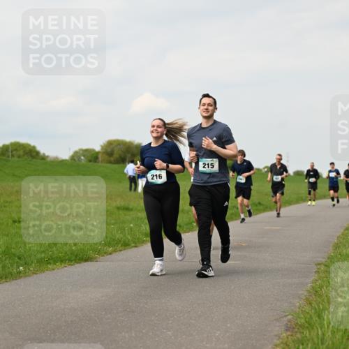 10.05.2026 - 8. Wedeler Halbmarathon Dr. Thomas Lammeyer http://msf.ph/oto/9702282 10.05.2026 11:46:48 Laufen 216, 215, 2061 meine-sportfotos.de