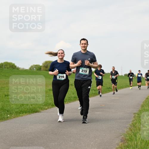 10.05.2026 - 8. Wedeler Halbmarathon Dr. Thomas Lammeyer http://msf.ph/oto/9702286 10.05.2026 11:46:49 Laufen 216, 215 meine-sportfotos.de