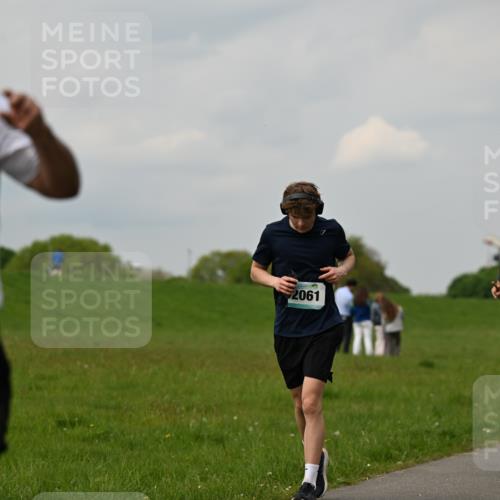 10.05.2026 - 8. Wedeler Halbmarathon Dr. Thomas Lammeyer http://msf.ph/oto/9702300 10.05.2026 11:46:52 Laufen 2061, 587 meine-sportfotos.de