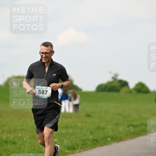 10.05.2026 - 8. Wedeler Halbmarathon Dr. Thomas Lammeyer http://msf.ph/oto/9702307 10.05.2026 11:46:54 Laufen 587, 508 meine-sportfotos.de