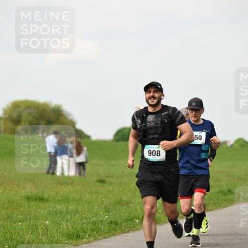 10.05.2026 - 8. Wedeler Halbmarathon Dr. Thomas Lammeyer http://msf.ph/oto/9702319 10.05.2026 11:46:57 Laufen 908 meine-sportfotos.de
