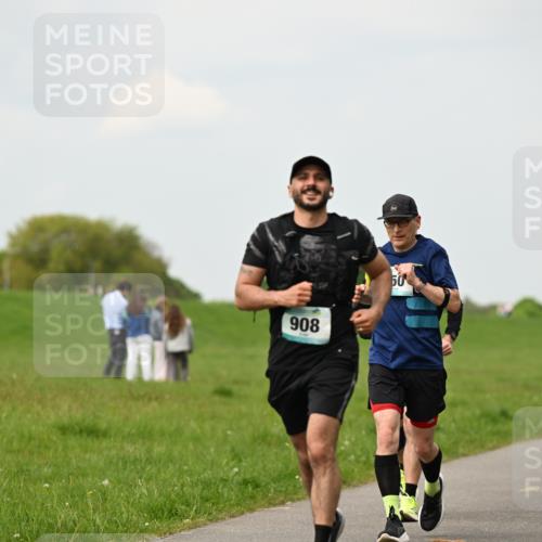 10.05.2026 - 8. Wedeler Halbmarathon Dr. Thomas Lammeyer http://msf.ph/oto/9702320 10.05.2026 11:46:57 Laufen 908 meine-sportfotos.de
