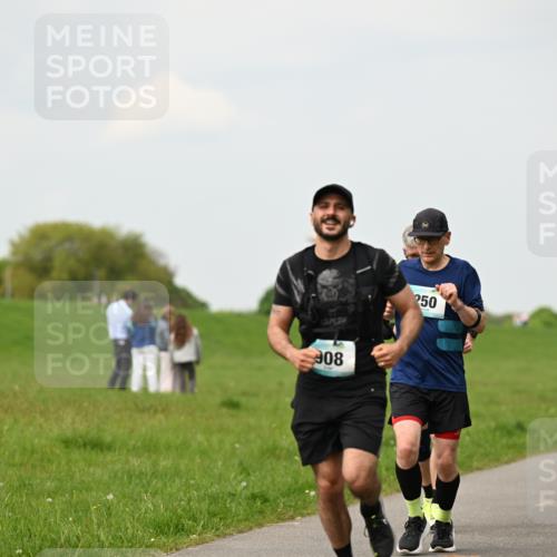 10.05.2026 - 8. Wedeler Halbmarathon Dr. Thomas Lammeyer http://msf.ph/oto/9702321 10.05.2026 11:46:57 Laufen 250, 908 meine-sportfotos.de