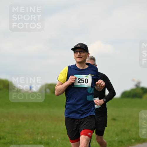10.05.2026 - 8. Wedeler Halbmarathon Dr. Thomas Lammeyer http://msf.ph/oto/9702334 10.05.2026 11:46:59 Laufen 250 meine-sportfotos.de