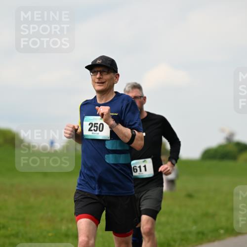 10.05.2026 - 8. Wedeler Halbmarathon Dr. Thomas Lammeyer http://msf.ph/oto/9702336 10.05.2026 11:47:00 Laufen 250, 611 meine-sportfotos.de
