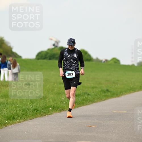 10.05.2026 - 8. Wedeler Halbmarathon Dr. Thomas Lammeyer http://msf.ph/oto/9702346 10.05.2026 11:47:03 Laufen 293 meine-sportfotos.de