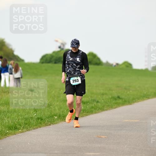 10.05.2026 - 8. Wedeler Halbmarathon Dr. Thomas Lammeyer http://msf.ph/oto/9702348 10.05.2026 11:47:03 Laufen 293 meine-sportfotos.de