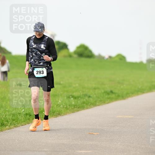 10.05.2026 - 8. Wedeler Halbmarathon Dr. Thomas Lammeyer http://msf.ph/oto/9702354 10.05.2026 11:47:03 Laufen 293 meine-sportfotos.de