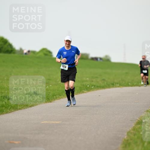 10.05.2026 - 8. Wedeler Halbmarathon Dr. Thomas Lammeyer http://msf.ph/oto/9702366 10.05.2026 11:47:09 Laufen 523 meine-sportfotos.de
