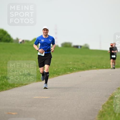 10.05.2026 - 8. Wedeler Halbmarathon Dr. Thomas Lammeyer http://msf.ph/oto/9702372 10.05.2026 11:47:10 Laufen  meine-sportfotos.de