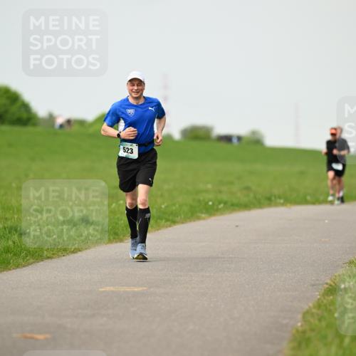 10.05.2026 - 8. Wedeler Halbmarathon Dr. Thomas Lammeyer http://msf.ph/oto/9702375 10.05.2026 11:47:10 Laufen 523 meine-sportfotos.de