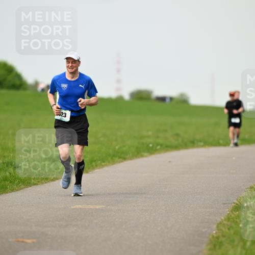 10.05.2026 - 8. Wedeler Halbmarathon Dr. Thomas Lammeyer http://msf.ph/oto/9702378 10.05.2026 11:47:11 Laufen  meine-sportfotos.de