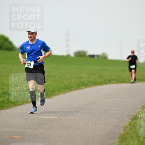 10.05.2026 - 8. Wedeler Halbmarathon Dr. Thomas Lammeyer http://msf.ph/oto/9702379 10.05.2026 11:47:11 Laufen 523 meine-sportfotos.de