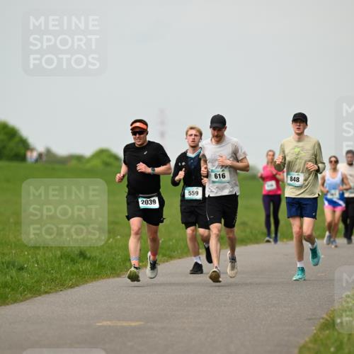 10.05.2026 - 8. Wedeler Halbmarathon Dr. Thomas Lammeyer http://msf.ph/oto/9702389 10.05.2026 11:47:22 Laufen 2039, 559, 616, 848 meine-sportfotos.de