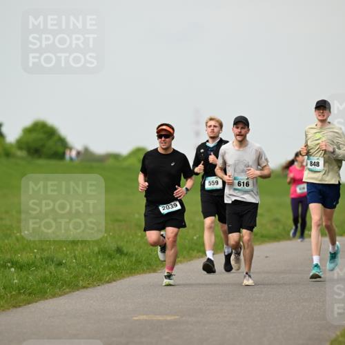 10.05.2026 - 8. Wedeler Halbmarathon Dr. Thomas Lammeyer http://msf.ph/oto/9702390 10.05.2026 11:47:22 Laufen 2039, 559, 616, 848 meine-sportfotos.de