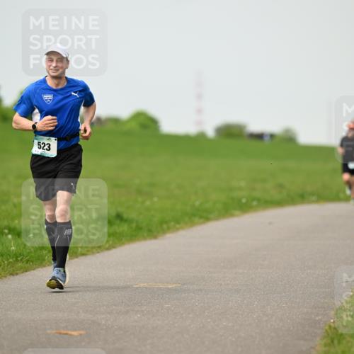 10.05.2026 - 8. Wedeler Halbmarathon Dr. Thomas Lammeyer http://msf.ph/oto/9702392 10.05.2026 11:47:12 Laufen 523 meine-sportfotos.de