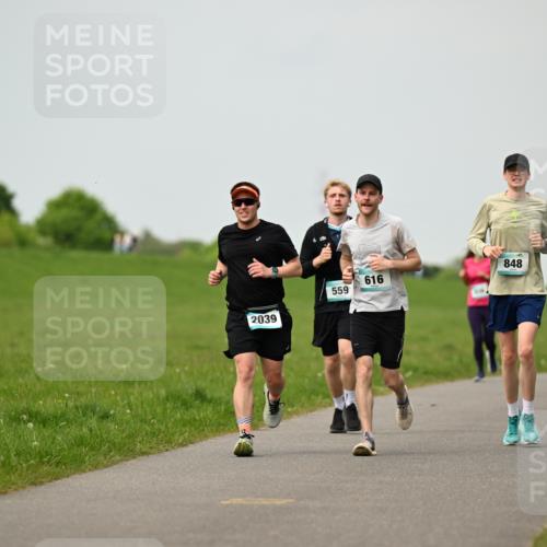 10.05.2026 - 8. Wedeler Halbmarathon Dr. Thomas Lammeyer http://msf.ph/oto/9702394 10.05.2026 11:47:22 Laufen 2039, 559, 848, 616 meine-sportfotos.de