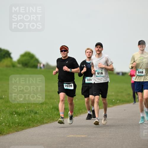 10.05.2026 - 8. Wedeler Halbmarathon Dr. Thomas Lammeyer http://msf.ph/oto/9702399 10.05.2026 11:47:23 Laufen 2039, 559, 616, 848 meine-sportfotos.de