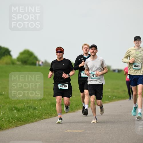 10.05.2026 - 8. Wedeler Halbmarathon Dr. Thomas Lammeyer http://msf.ph/oto/9702400 10.05.2026 11:47:23 Laufen 2039, 613, 848 meine-sportfotos.de