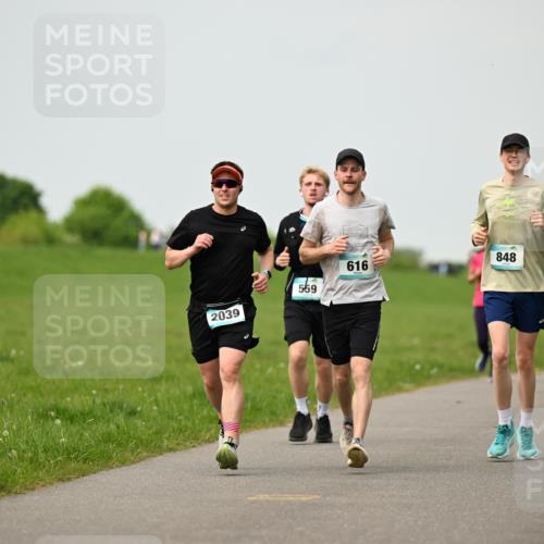 10.05.2026 - 8. Wedeler Halbmarathon Dr. Thomas Lammeyer http://msf.ph/oto/9702402 10.05.2026 11:47:23 Laufen 2039, 559, 616, 848 meine-sportfotos.de