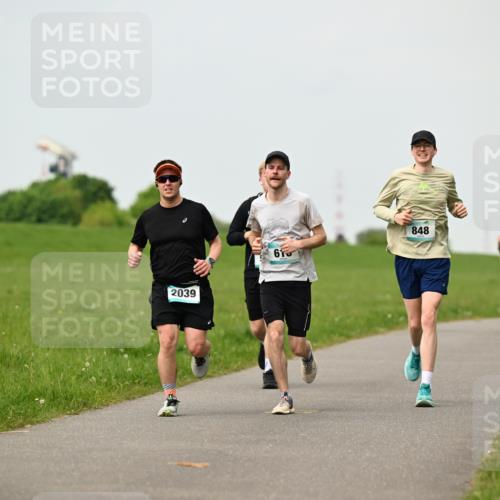 10.05.2026 - 8. Wedeler Halbmarathon Dr. Thomas Lammeyer http://msf.ph/oto/9702409 10.05.2026 11:47:25 Laufen 2039, 848 meine-sportfotos.de