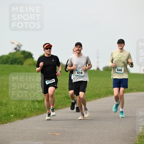 10.05.2026 - 8. Wedeler Halbmarathon Dr. Thomas Lammeyer http://msf.ph/oto/9702410 10.05.2026 11:47:25 Laufen 2039, 616, 848 meine-sportfotos.de