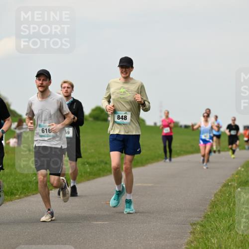 10.05.2026 - 8. Wedeler Halbmarathon Dr. Thomas Lammeyer http://msf.ph/oto/9702425 10.05.2026 11:47:28 Laufen 2039, 616, 848 meine-sportfotos.de