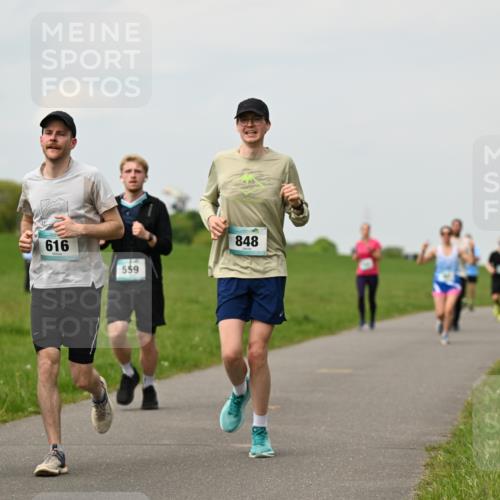 10.05.2026 - 8. Wedeler Halbmarathon Dr. Thomas Lammeyer http://msf.ph/oto/9702430 10.05.2026 11:47:28 Laufen 2039, 616, 559, 848 meine-sportfotos.de