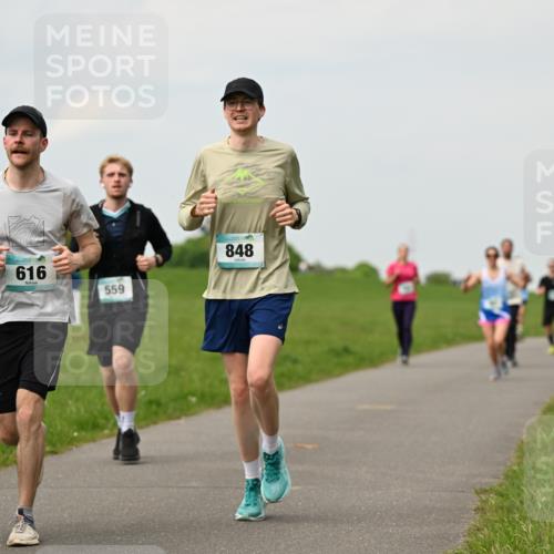 10.05.2026 - 8. Wedeler Halbmarathon Dr. Thomas Lammeyer http://msf.ph/oto/9702432 10.05.2026 11:47:29 Laufen 616, 559, 848 meine-sportfotos.de
