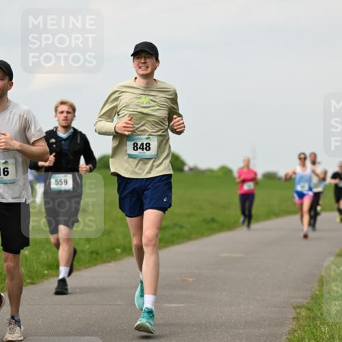 10.05.2026 - 8. Wedeler Halbmarathon Dr. Thomas Lammeyer http://msf.ph/oto/9702433 10.05.2026 11:47:29 Laufen 616, 559, 848 meine-sportfotos.de