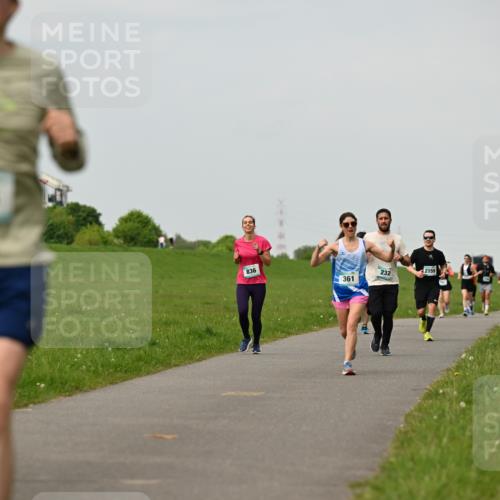 10.05.2026 - 8. Wedeler Halbmarathon Dr. Thomas Lammeyer http://msf.ph/oto/9702436 10.05.2026 11:47:30 Laufen 848, 836, 232, 2159, 361 meine-sportfotos.de