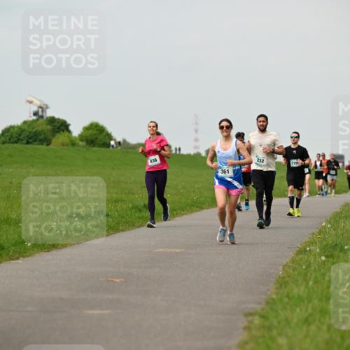 10.05.2026 - 8. Wedeler Halbmarathon Dr. Thomas Lammeyer http://msf.ph/oto/9702440 10.05.2026 11:47:30 Laufen 836, 361, 232, 215 meine-sportfotos.de